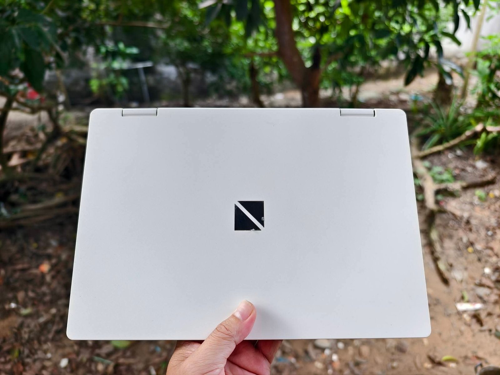 NEC LAVIE PC-NM550KAW – Core i5, Full HD IPS