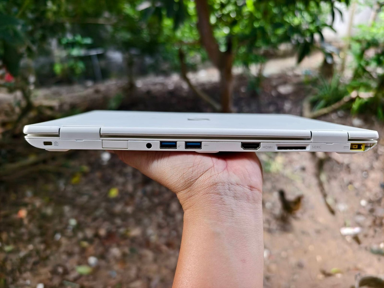 NEC LAVIE PC-NM550KAW – Core i5, Full HD IPS