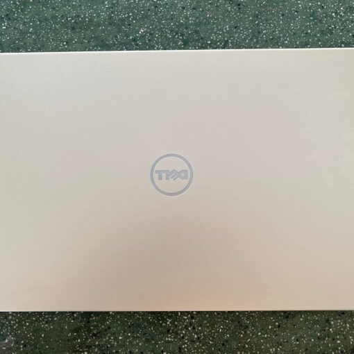 Alternative view of Dell vostro 5568