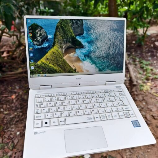 NEC LAVIE PC-NM550KAW – Core i5, Full HD IPS
